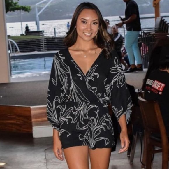 Simply Sisters by Lola Miller Ki Romper Size Sm - Picture 6 of 6